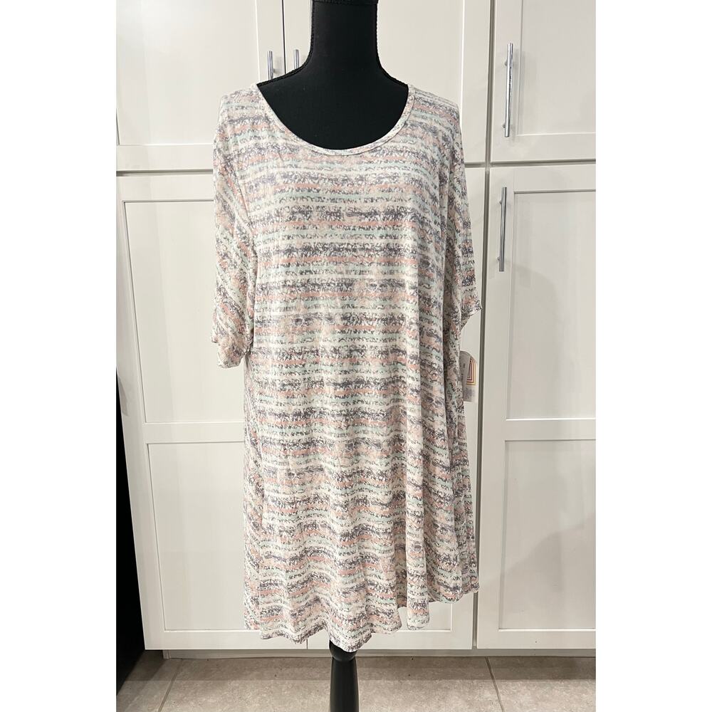 NWT Lularoe PERFECT T Women's Plus Size 3XL Paisley Print Short Sleeve NEW Gray - Picture 6 of 11